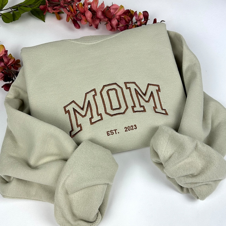Personalized Mama/Dad Embroidered Sweatshirt, Custom Mom/Dad Embroidery Hoodie