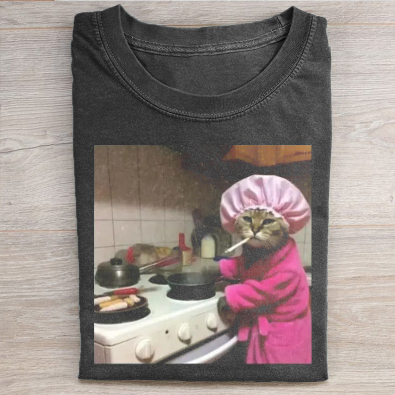 Funny Housewife Cat T-shirt