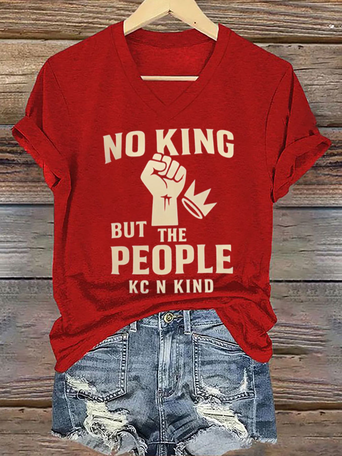 🔥Buy 3 Get 15% Off🔥Women's No Kings Print V Neck T-shirt